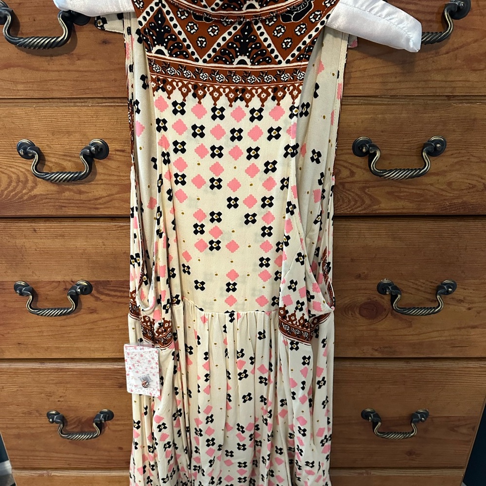 Free People Cream Flowy Print Top - Picture 2 of 5